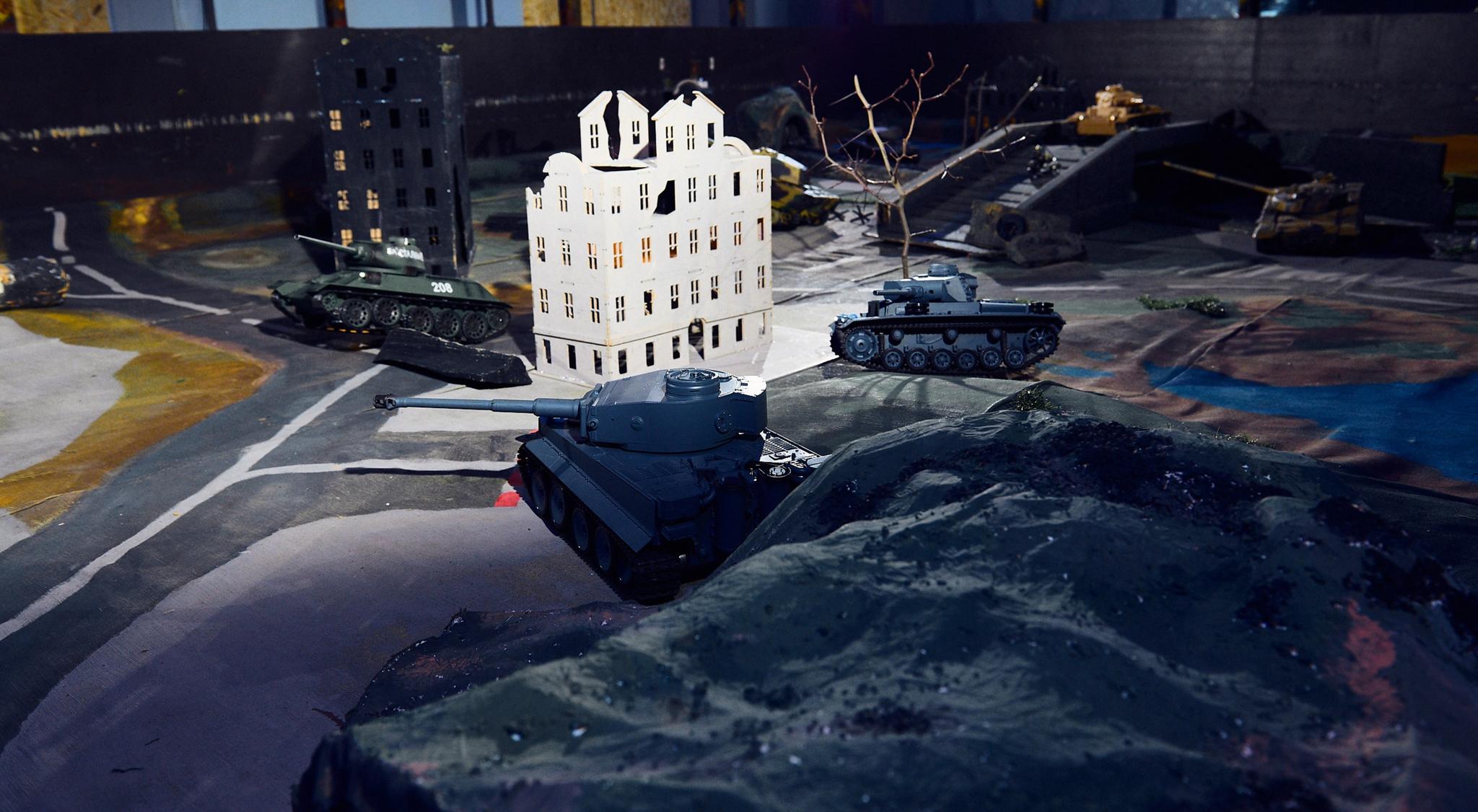 перформанс Танковое сражение  в Кирове фото 1